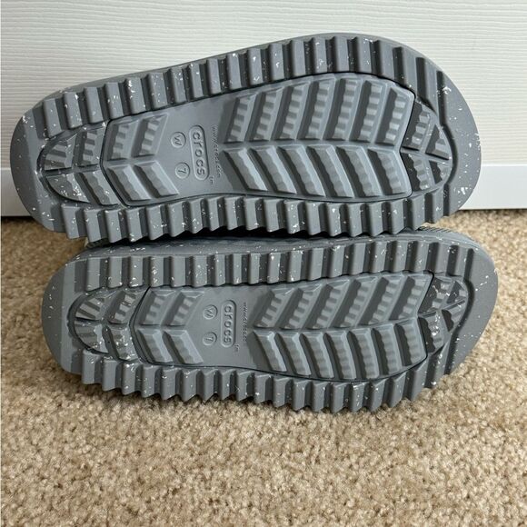 NWT Crocs Womens Classic Neo Puff Shorty Gorpcore Snow Boots Grey White - Picture 11 of 13